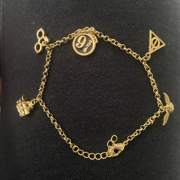 Kids Size Gold Harry Potter Charm Bracelet - Picture 1 of 1